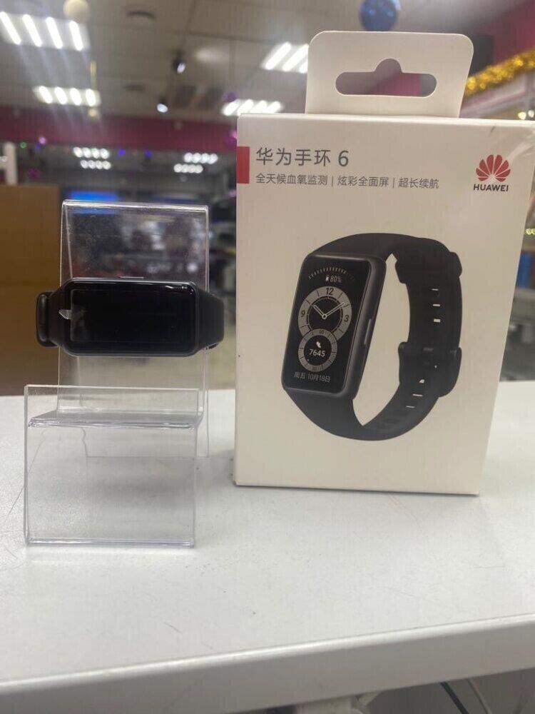 Часы HUAWEI Band 6