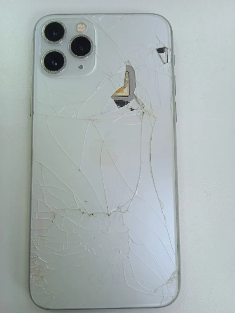 Смартфон iPhone 11 PRO 256 Gb акб 100